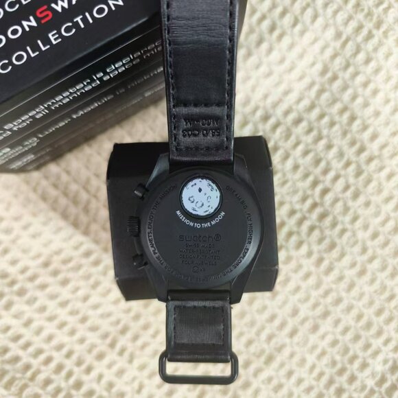 Mission watch with black NEW moon pattern - Picture 3 of 9